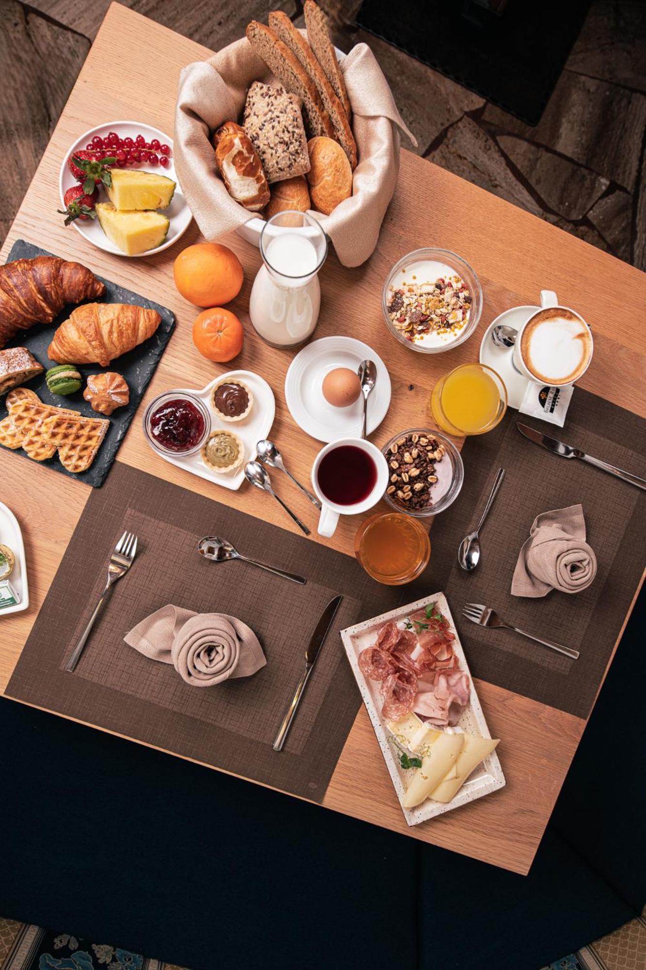 Hotel Goldene Rose Monguelfo-Tesido / Welsberg-Taisten Eksteriør bilde
