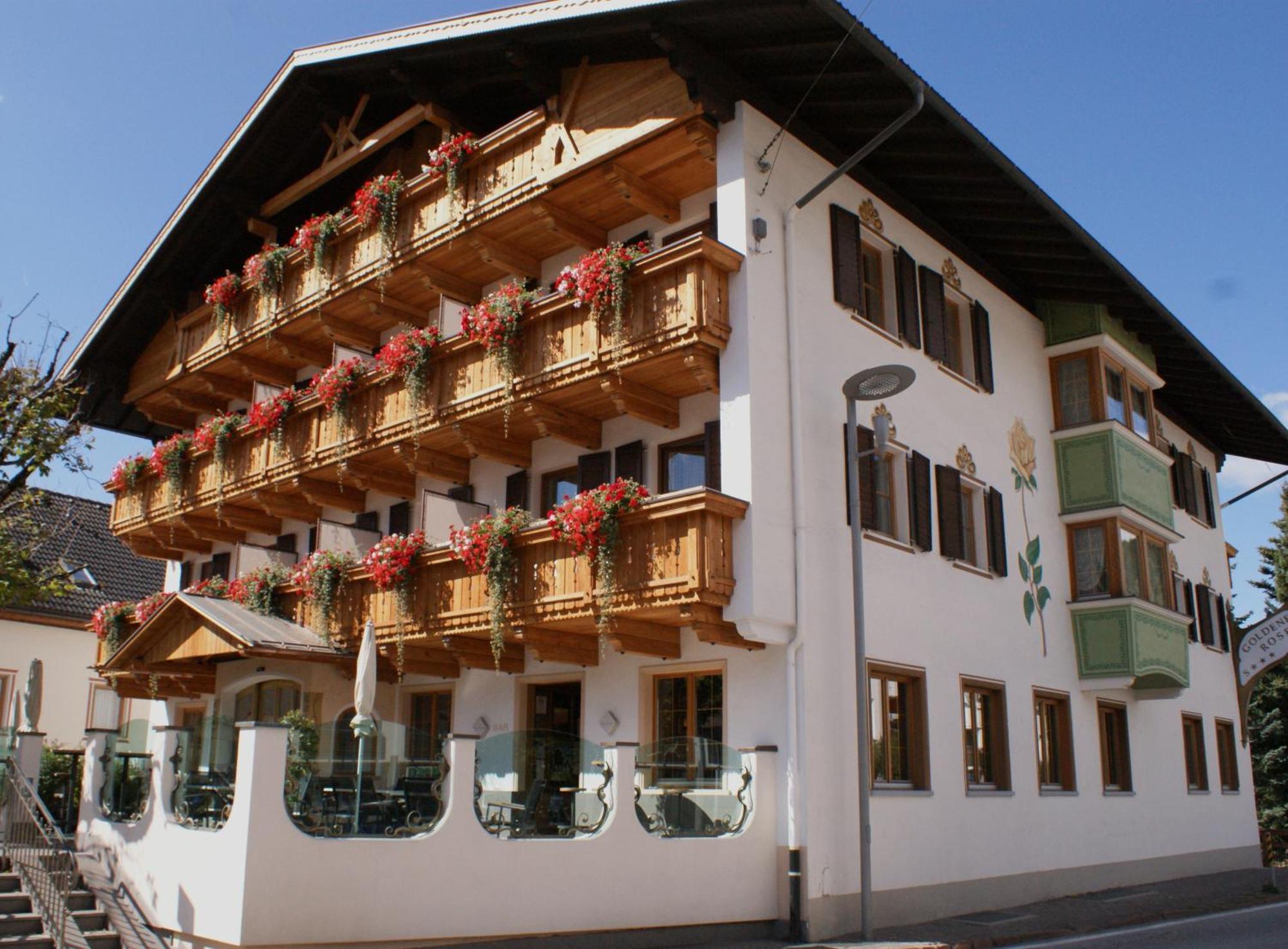 Hotel Goldene Rose Monguelfo-Tesido / Welsberg-Taisten Eksteriør bilde