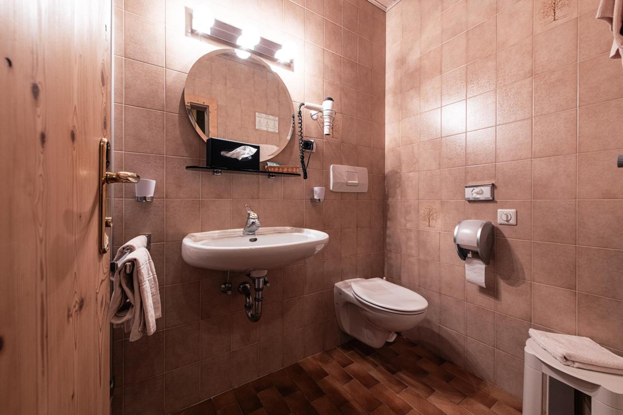 Hotel Goldene Rose Monguelfo-Tesido / Welsberg-Taisten Eksteriør bilde